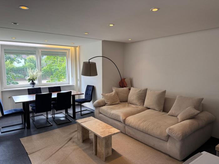 Quiet Family Apartment - 10 min to Center & Oktoberfest - Free Parking - near Nymphenburg Palace & Botanical Garden