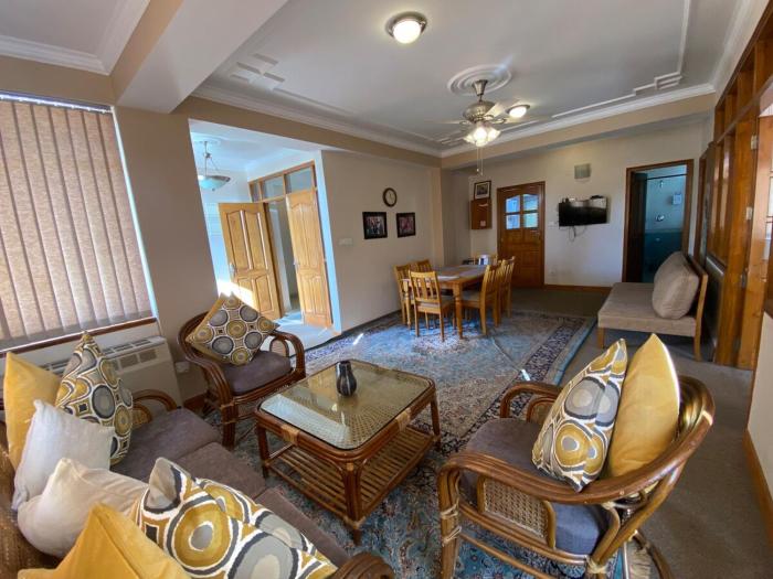 Chansal Sky Sea 13 People - Shimla