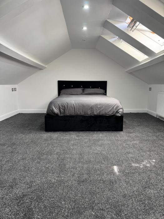 Rhonda house share one bedroom in shared house