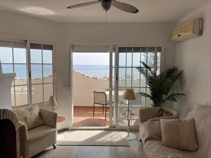 Playa Royal Beach apartment, Calahonda