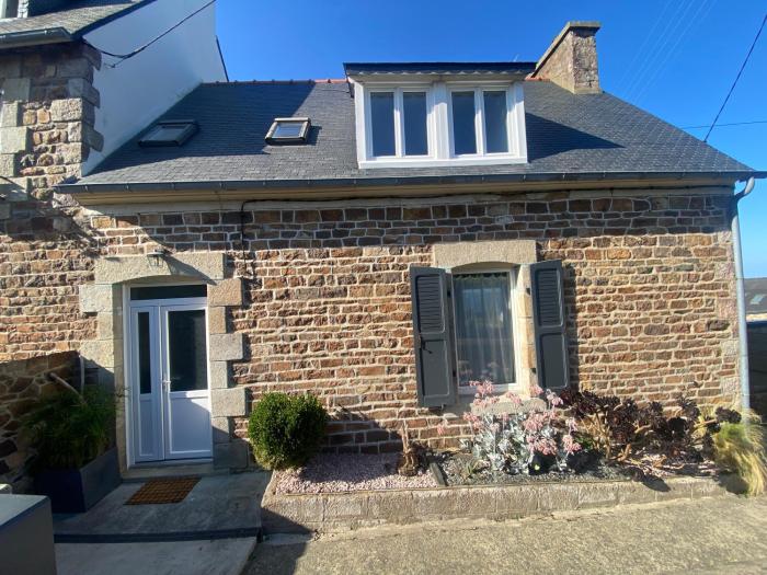 TY LOUIS Meublé de tourisme 3 étoiles pour 4 personnes avec vue mer et plages à 2 minutes à pieds