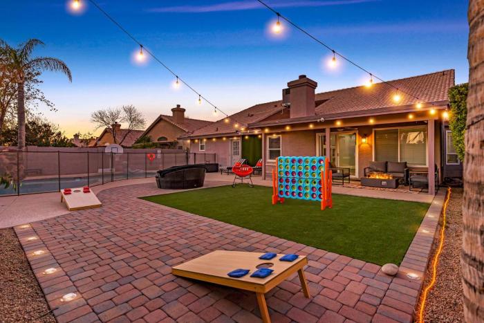 Vibrant Home – Heated Pool, Arcade, & Fire pit