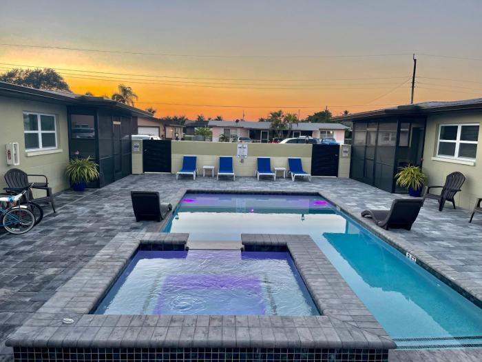 Apartment in Cape Coral with heated Pool and Jacuzzi