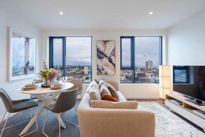 Deluxe 2B 1B Bay View Condo