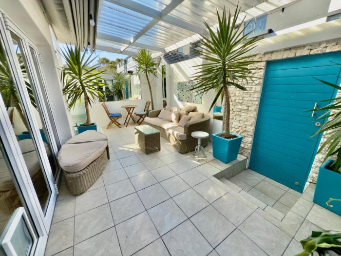 Stunning Green Point garden apartment
