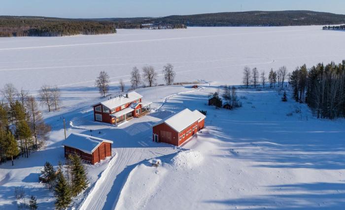 Villa Lehtoniemi with pick-up service by Rovaniemi Insider