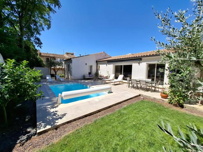 La maison sous les pins