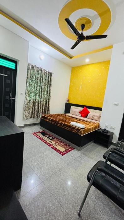 Taj 3 Star Hotel Near 200mtr Taj Mahal Agra