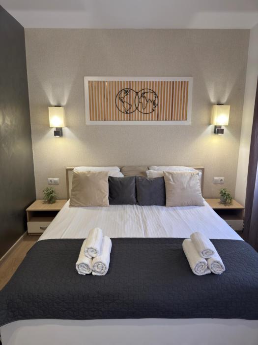 Harteneck Apartments