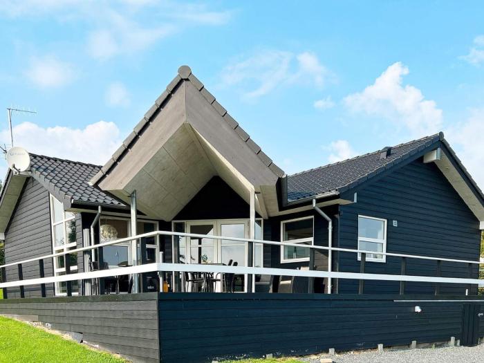 8 person holiday home in Roslev-By Traum