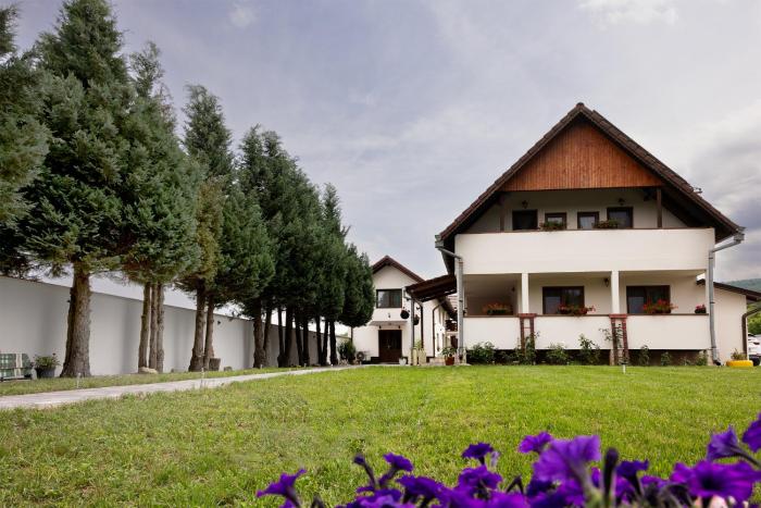 Seren Natura Retreat