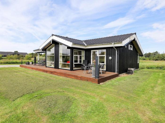 6 person holiday home in Hirtshals