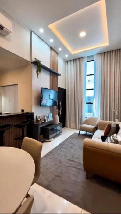 Casa de estilo elegante com jacuzzi