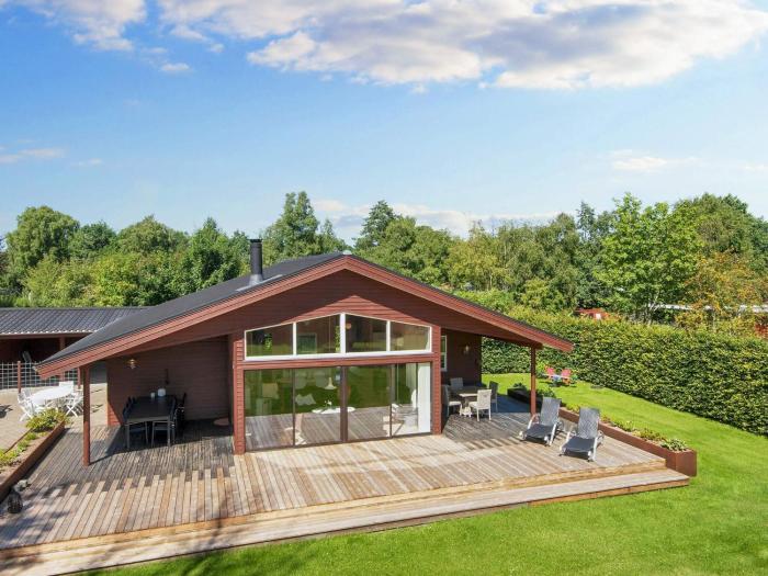 8 person holiday home in Glesborg