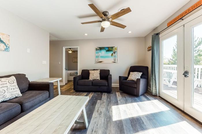 La Vista Bay-112 - 75th St -Upper -D