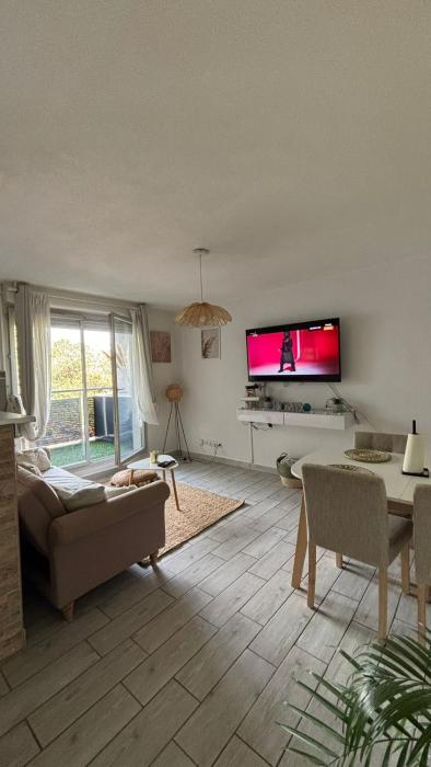 APPARTEMENT T3 EQUIPE IDEAL FAMILLE COMODITES LAC JEUX et TERRAINS A PROXIMITE