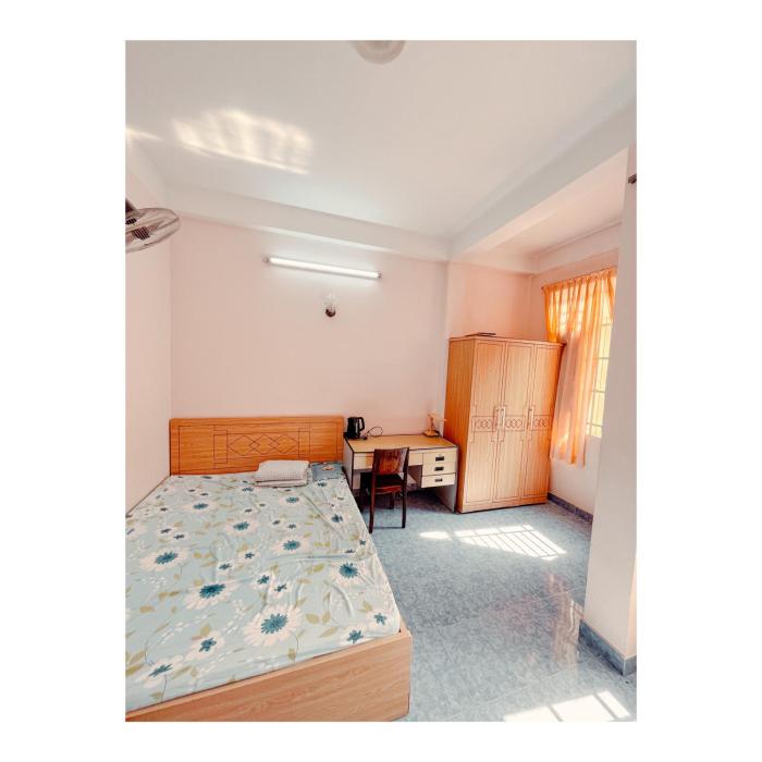 Centrally located D1