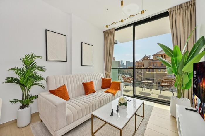 Golden Stays - Binghatti Crescent I Cozy 1BR Retreat I Pool & Gym I JVC Dubai