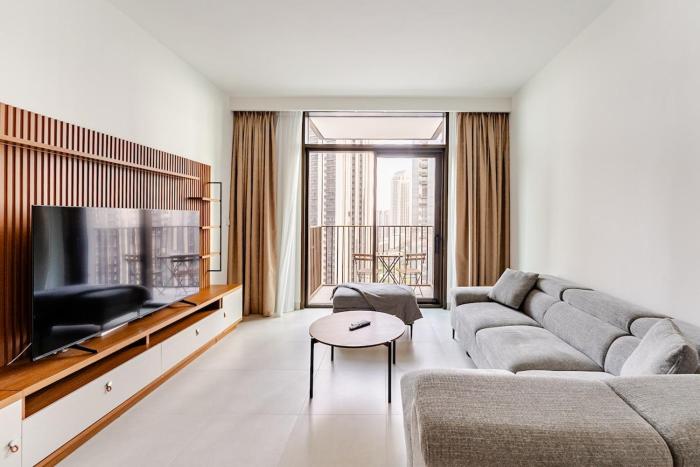 Creek crescent high floor