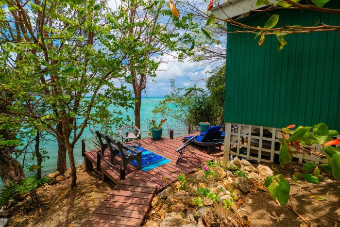 Beautiful beach cabin for two