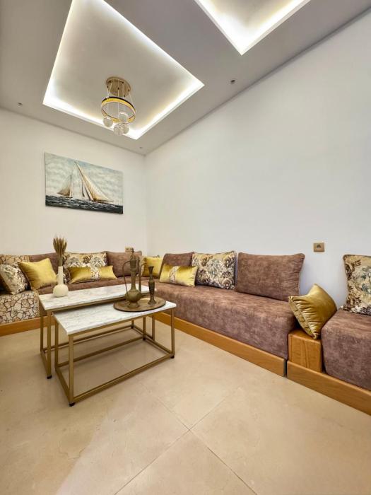 Coastal Charm Stay - sunny, calm spacious