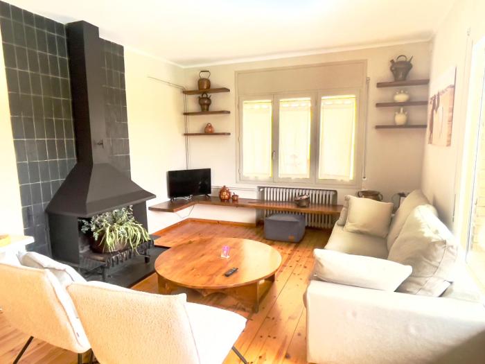 CAL QuEROL LlíViA - Venta fortaits y alquiler material esquí en el mismo edificio