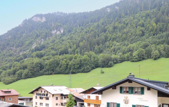 Gorgeous Apartment In Klösterle With Wifi