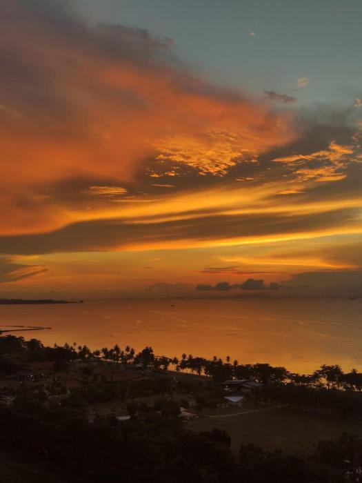 Sunset Seaview Family Room Nuvasa Bay Nongsa 719