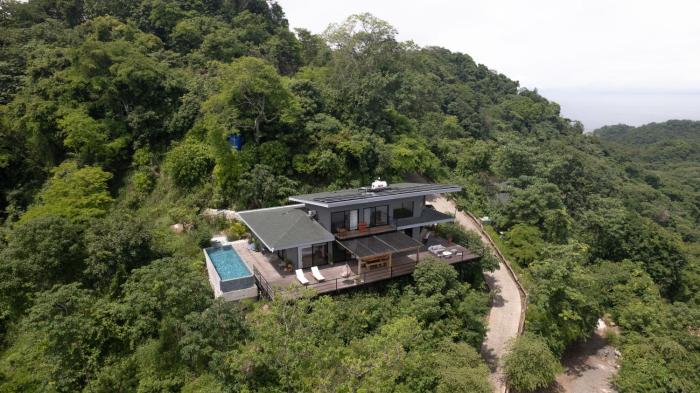 Villa with Stunning Isla Tortuga Ocean View, Near Curu Park & Ferry in Blue Zone