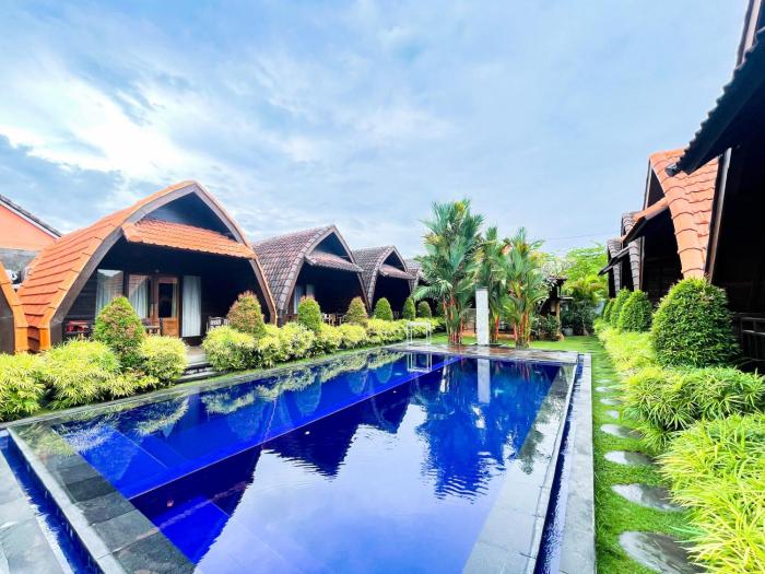 Lilis Aksito Akusara by Lavana