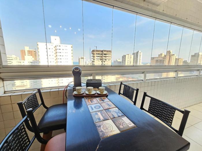 Vista Praia Mar - 2 dormts - com AR condicionado na Suíte - Sala de Estar e Jantar com cozinha integrada - 250 m da praia da Aviação - WI FI - Varanda Gourmet com Churrasqueira e ESTACIONAMENTO gratuito