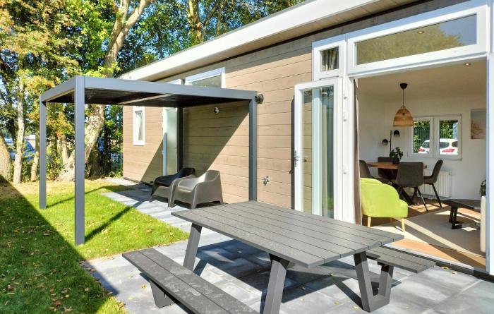 Lovely Home In Heinkenszand With Heated Swimming Pool