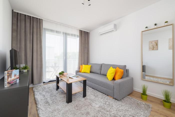 Wybickiego Stylish Apartments with Parking and Air Conditioning in Cracow by Noclegi Renters
