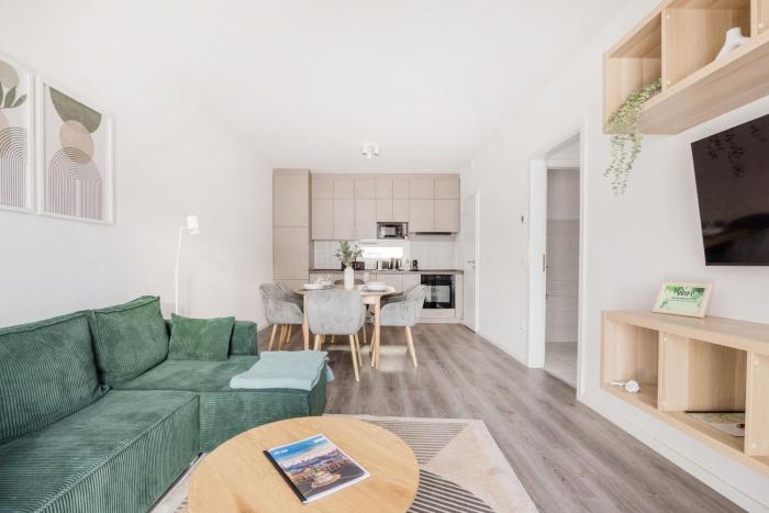 Chic & Comfort Apartment with Balcony