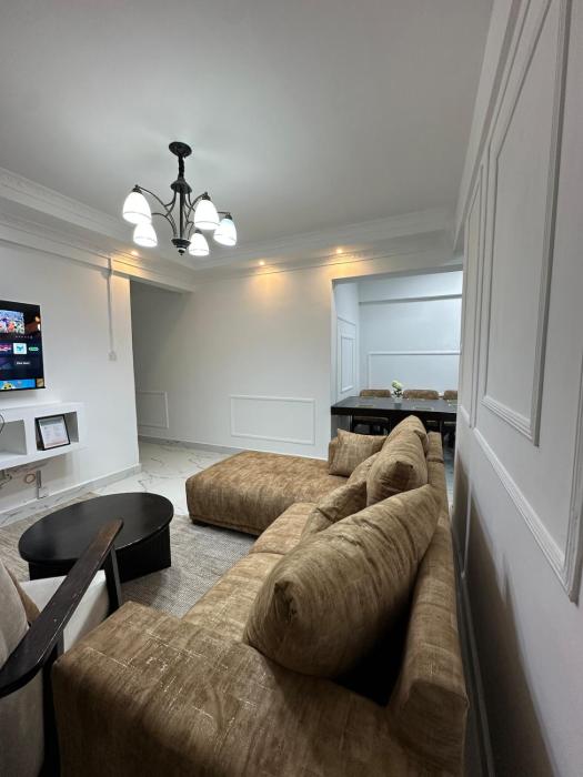 Spacious 3-Bedroom, 4 Beds in Kilimani , Walk to Malls