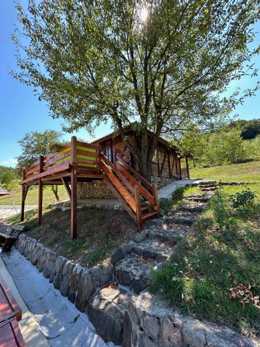 Restoran i konaciste NOVI MELJANICKI BAZENI