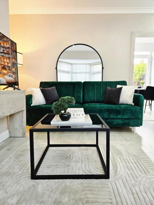 Long Short Stays Driveway 2-Bed Hull