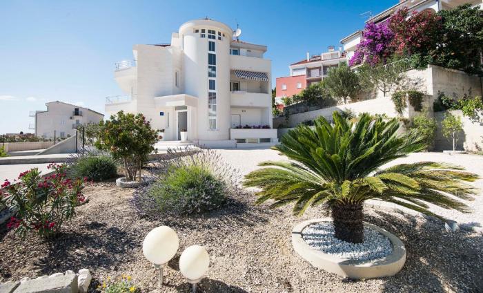 Apartments Bila Villa