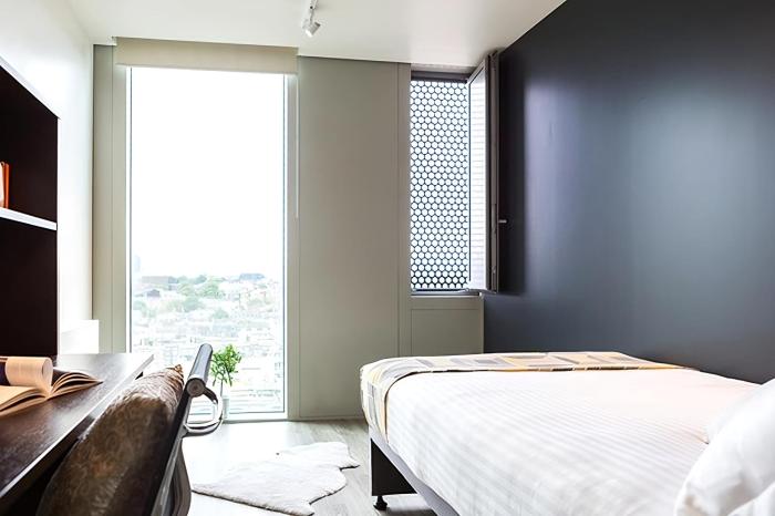 Student Only Bronze Studio Upper-Level Premium View Chapter King Cross