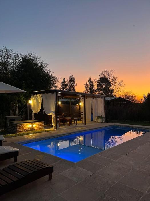 Casa con pileta, jardín y parrilla para toda la familia