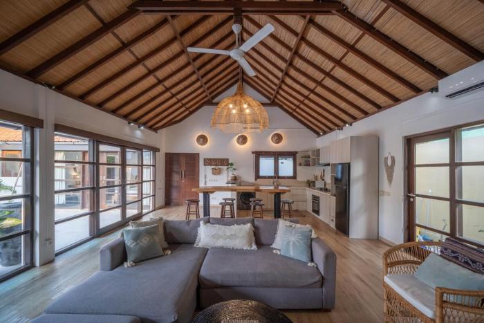 Villa Pema - Tropical Stylish 3BR with pool, 15 mins to Canggu