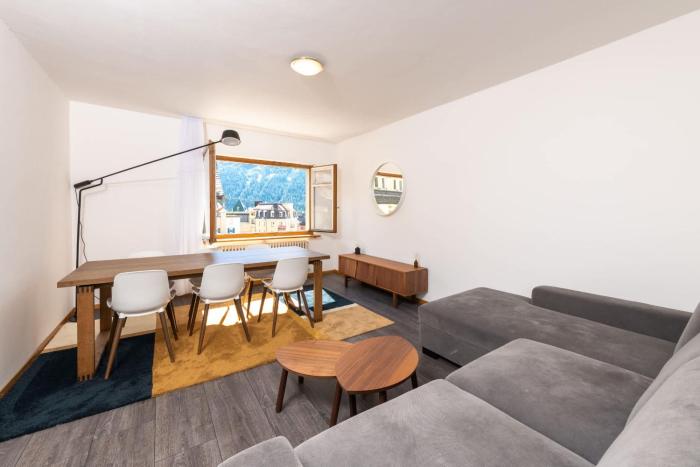 Ski Paradise Steps to Chantarella Lift