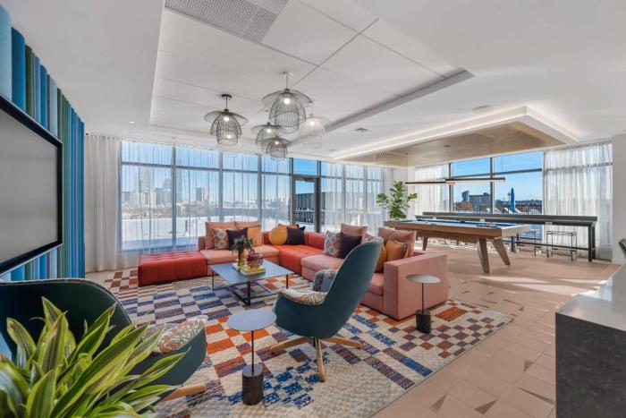 Private Modern Apt with Kitchen