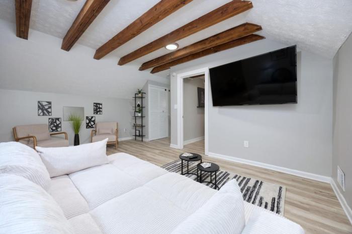 Downtown Luxury Apartment, 15 mins to Fort Benning