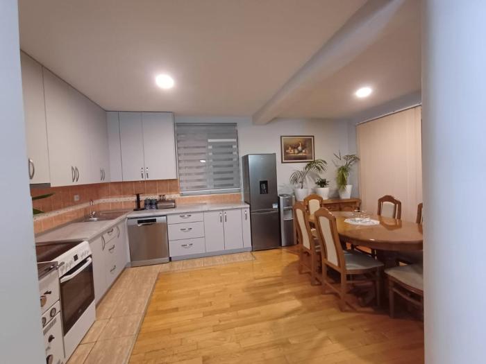 Family apartment-DiLorena