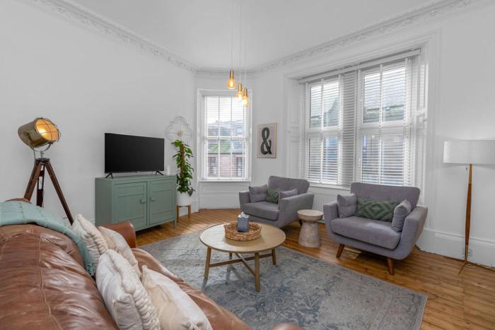 Bridge Street Luxurious 2 Bed, 2 Bathroom Apt