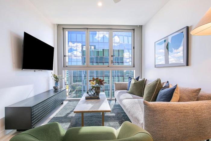 Oliva on Brookes Chic Inner-City Escape with Pool