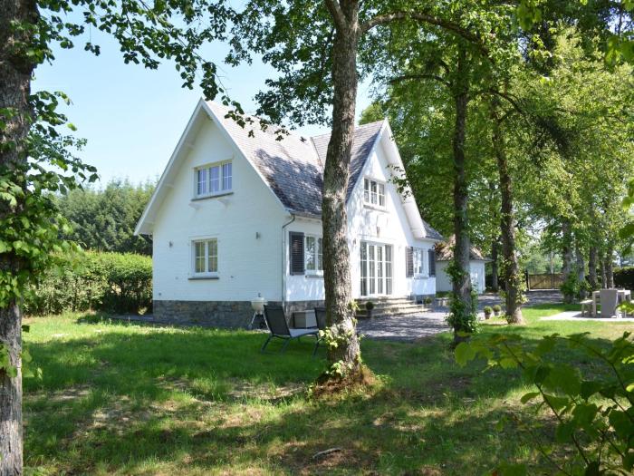 Superb holiday home with garden in Serinchamps
