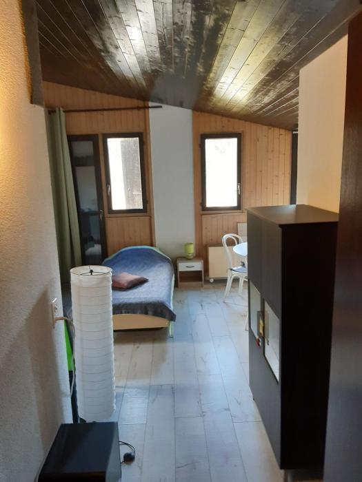 Beau studio en attique, Crans-Montana Aminona