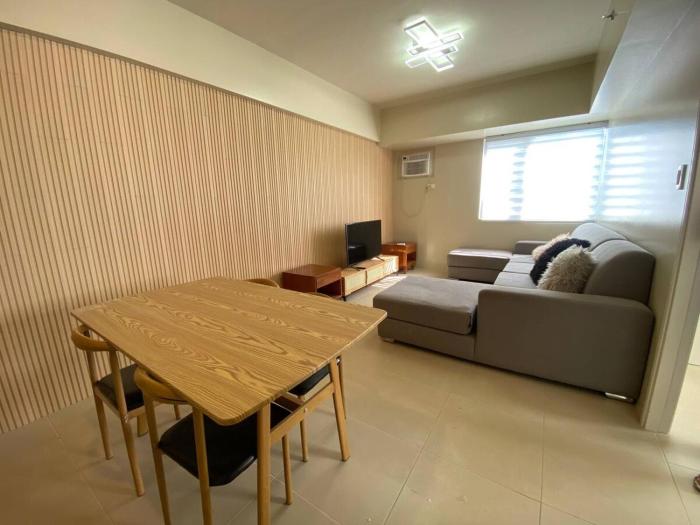 Prime Location BGC Condo, Turf